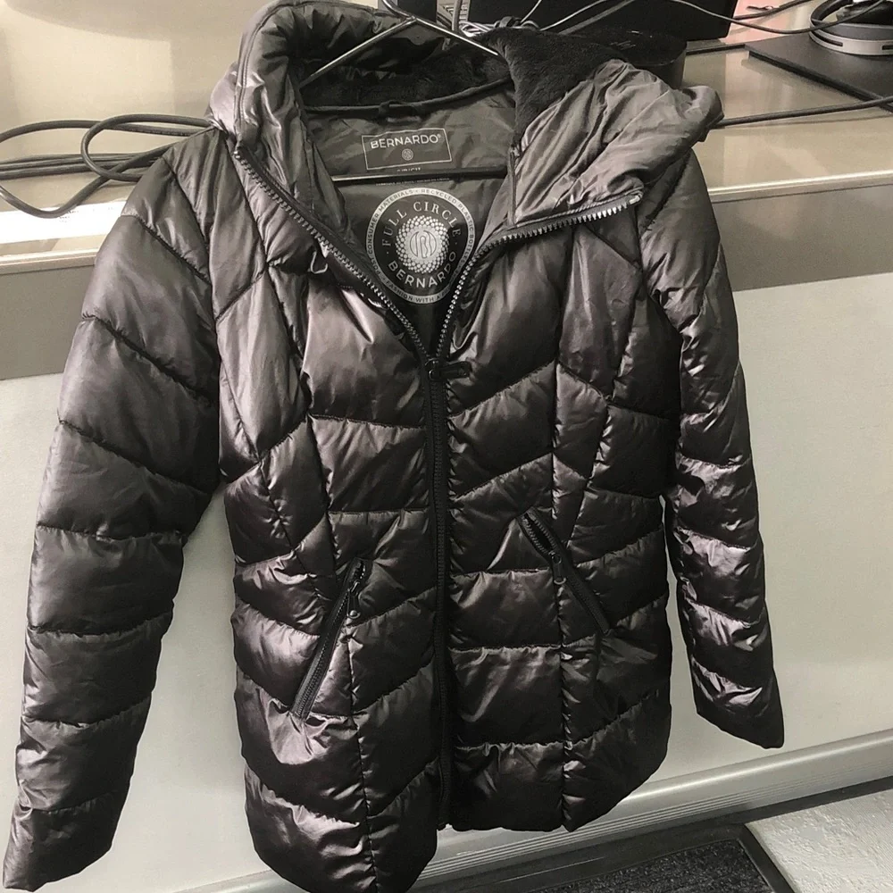 Bernardo Shiny Black Quilted Hooded Puffer Jacket
